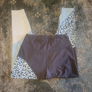 Stylish Leopard Print Leggings Size XL